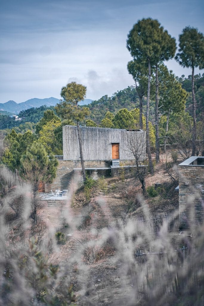 SriLanka-based architects Pradeep Kodikara and Jineshi Samaraweera Creates an Architectural firm - Scale Magazine