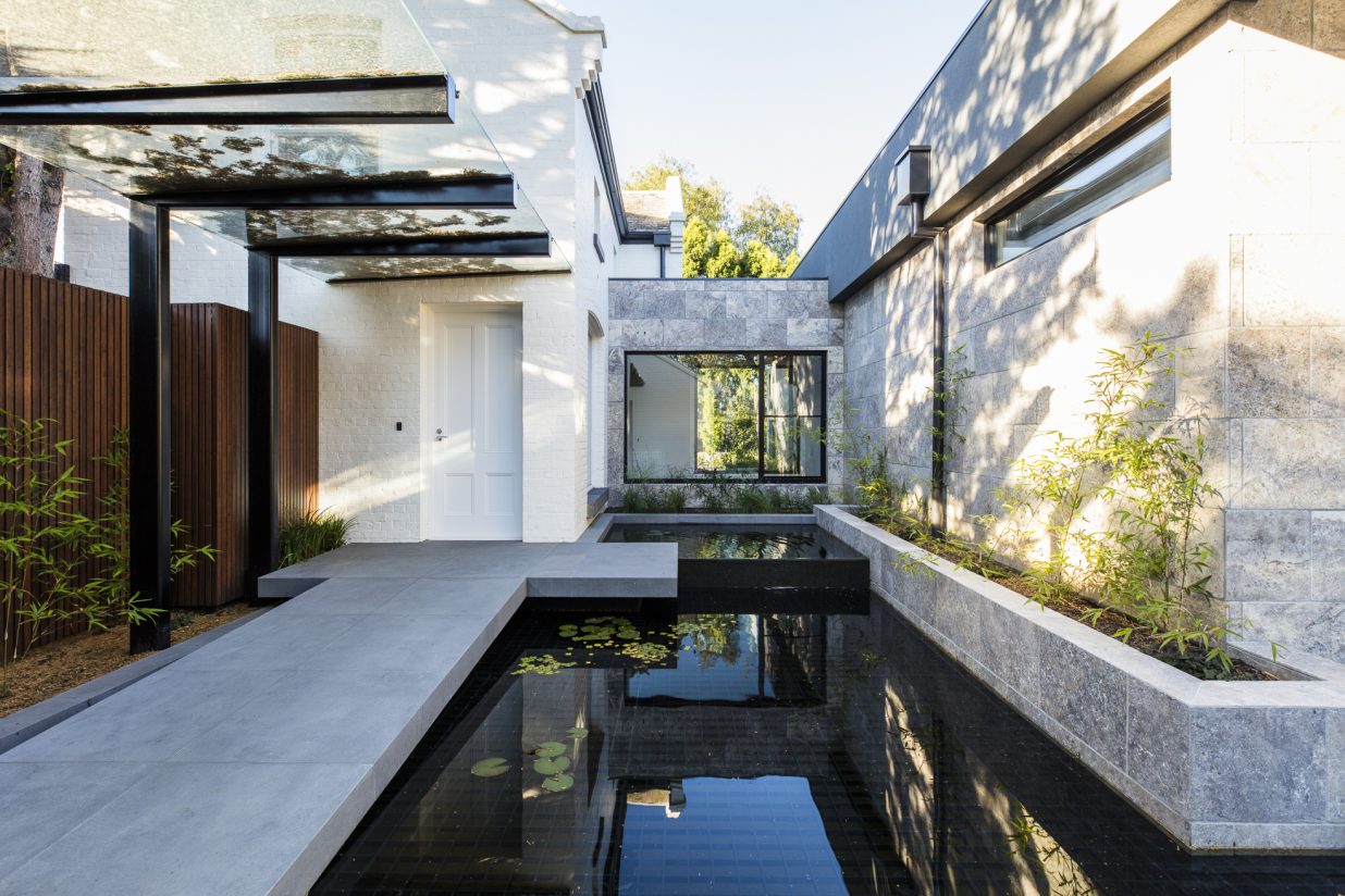 Ian Barker Gardens - Scale Magazine