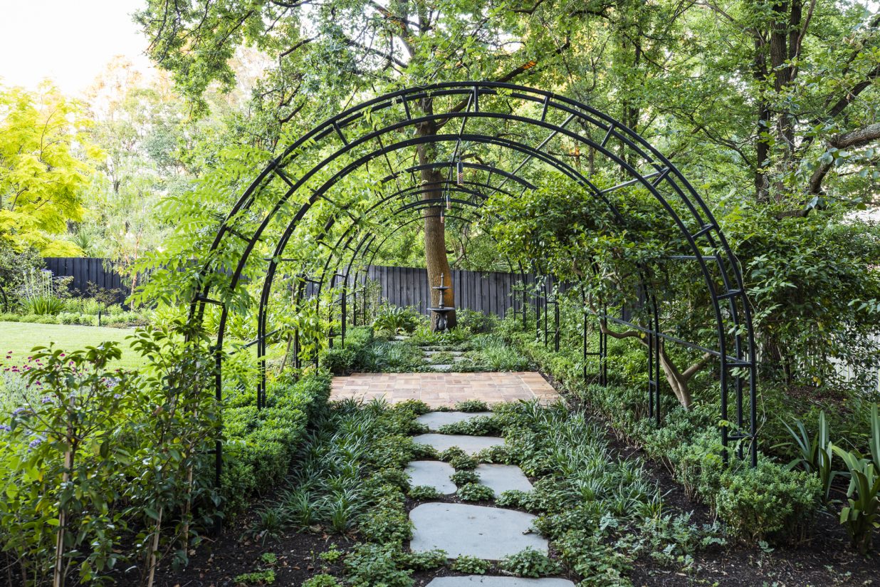 Ian Barker Gardens - Scale Magazine