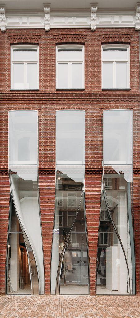 UNStudio has renovated of the facade of P.C. Hooftstraat 138 in Amsterdam - Scale Magazine