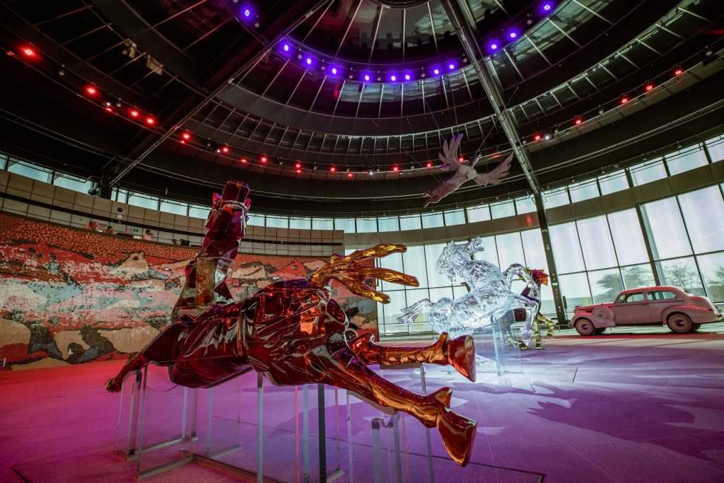 Dancing horses in crystal glass set to the tune of traditional song of horsemanship - Scale Magazine