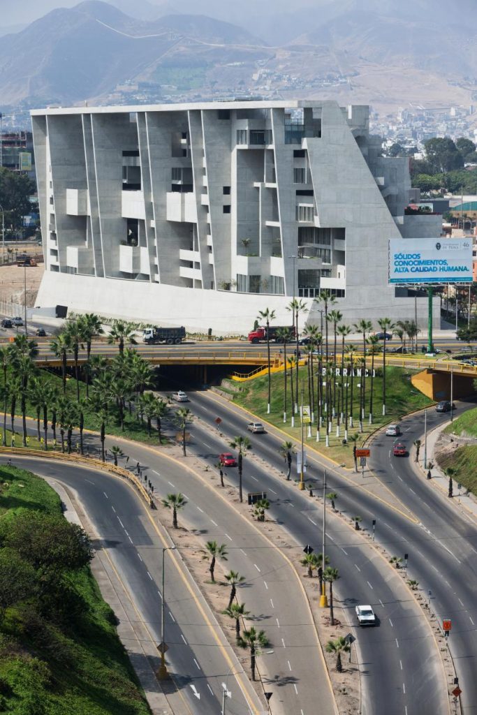 University Campus UTEC Lima (Lima, Peru 2015) - Scale Magazine