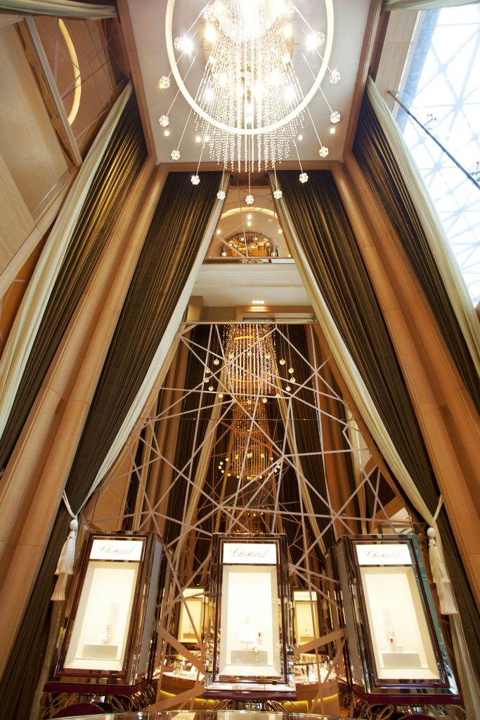 brandvanegmond_customised_lighting_sculpture_chopard_kuwait - Scale Magazine