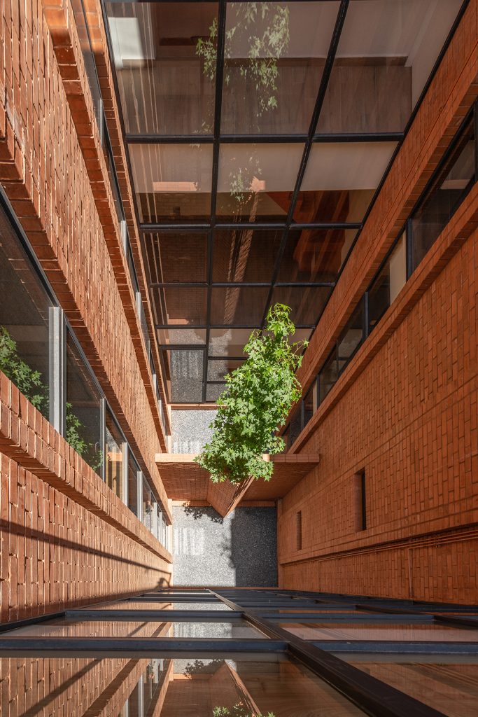 139 SCHULTZ - Scale Magazine