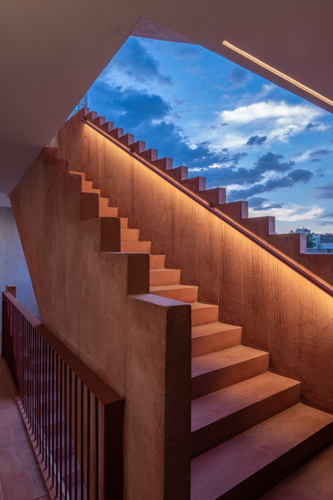 139 SCHULTZ - Scale Magazine