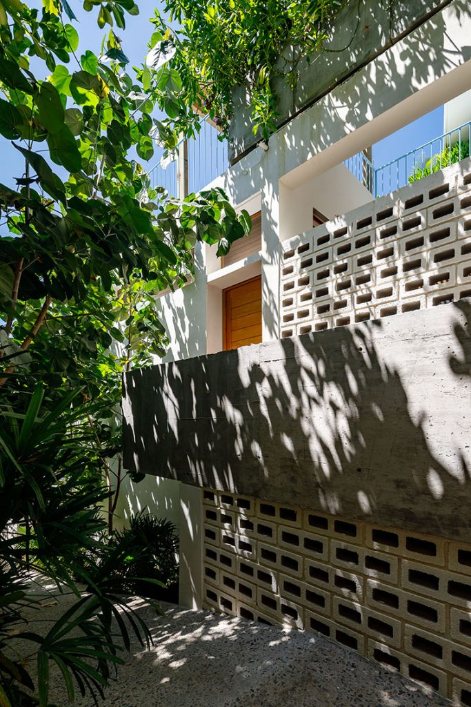 Bay of Puerto Escondido in Mexico is a villa designed by Mexican firm Francisco Pardo Arquitecto - Scale Architectural and Design Magazine