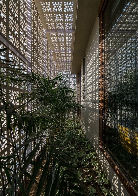 18 screens House designed by Sanjay Puri Architects - Scale Architectural and Design Magazine